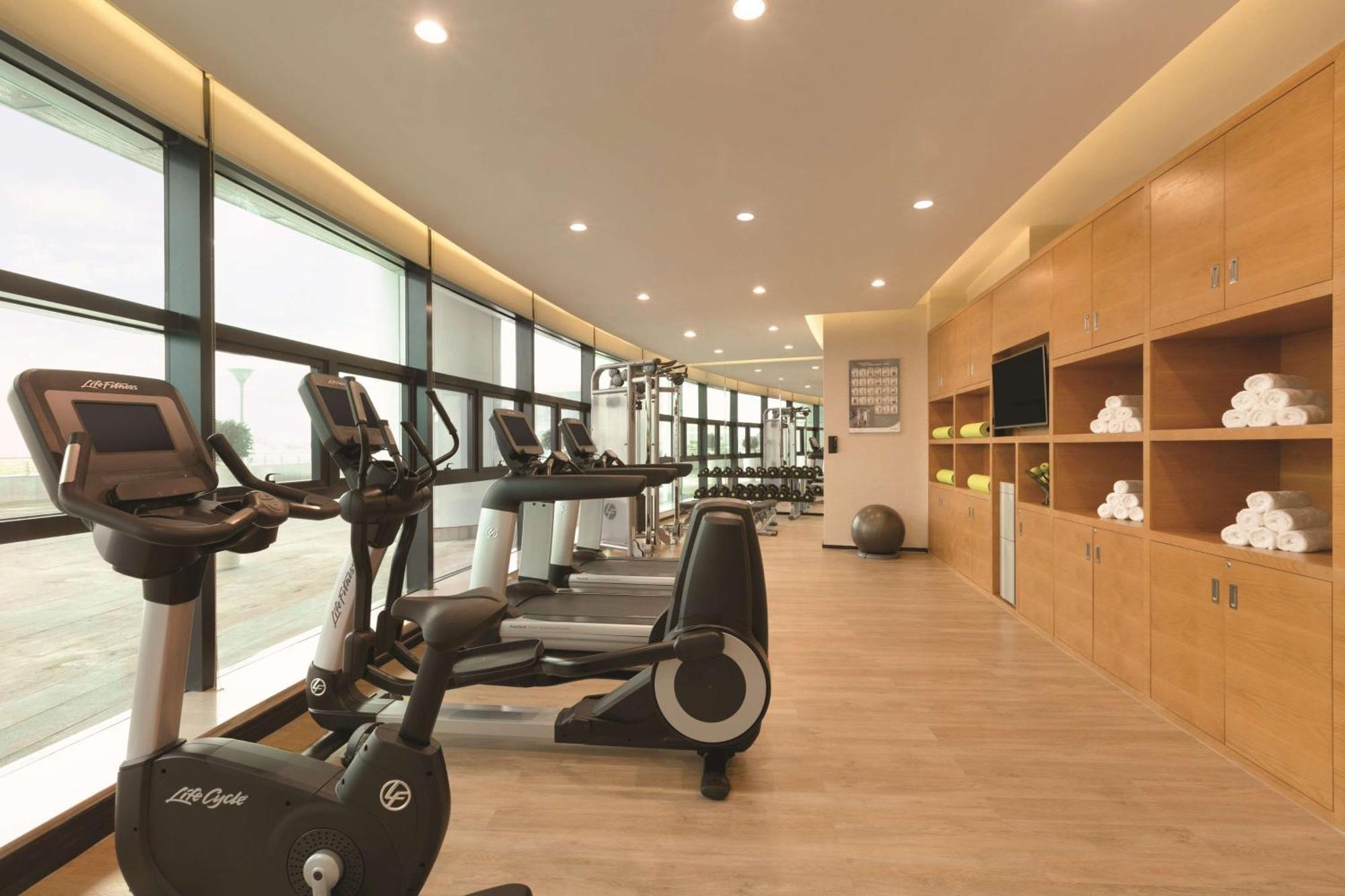 Отель Hyatt House Shenzhen Airport Экстерьер фото