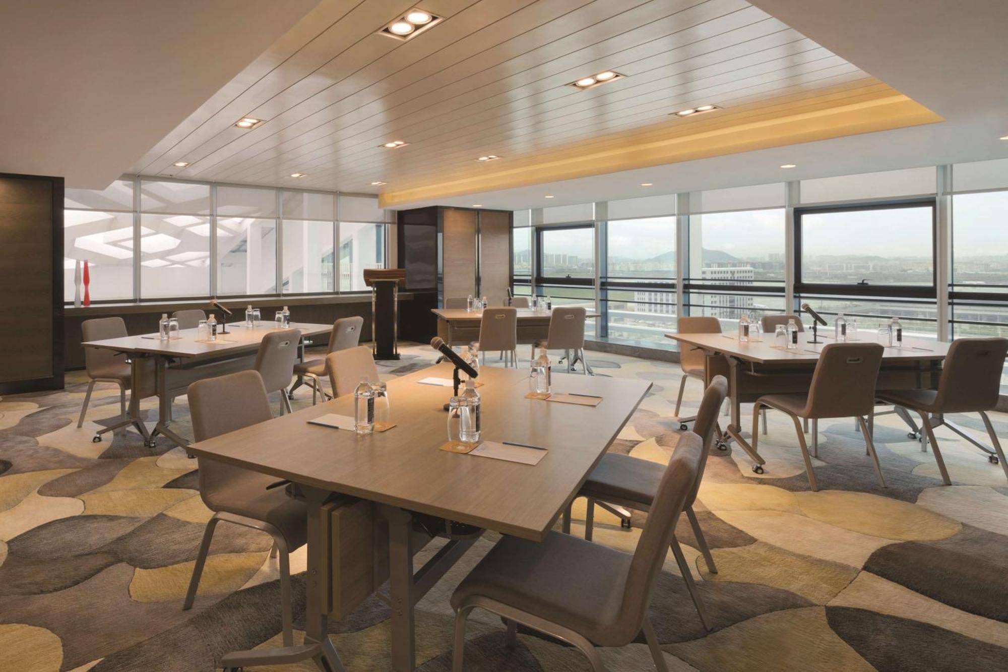 Отель Hyatt House Shenzhen Airport Экстерьер фото