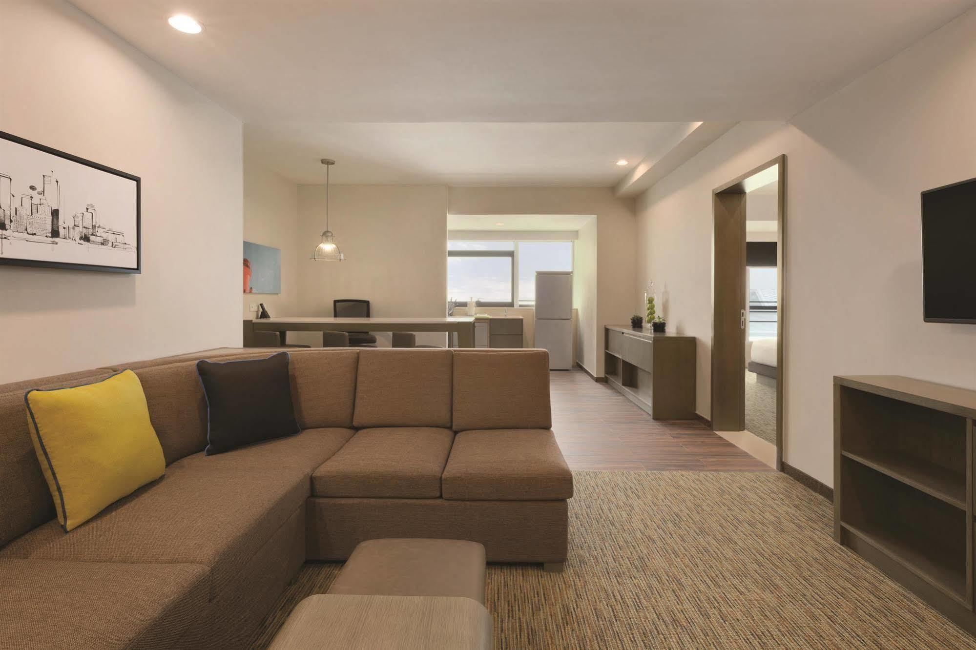 Отель Hyatt House Shenzhen Airport Экстерьер фото