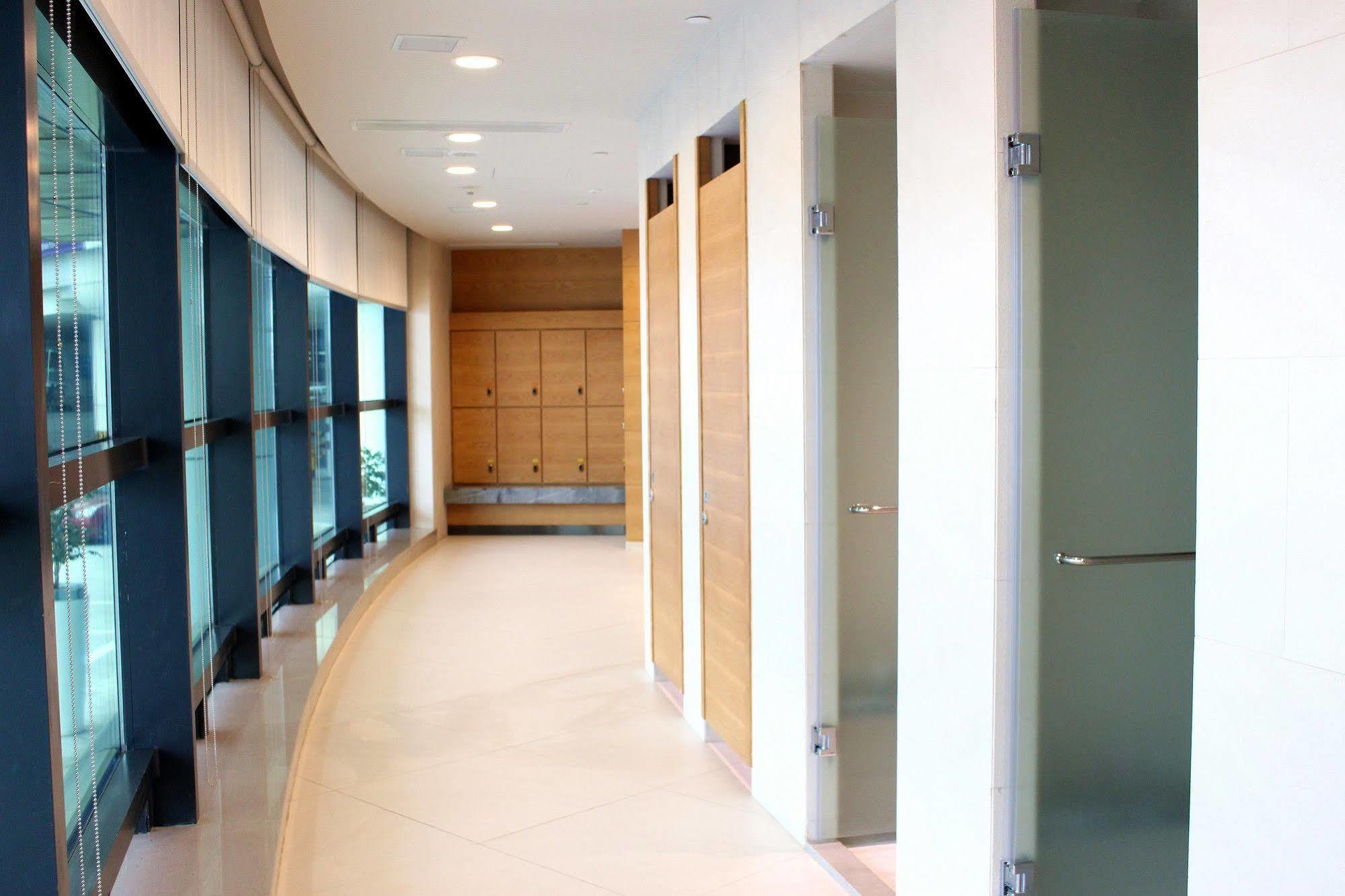 Отель Hyatt House Shenzhen Airport Экстерьер фото